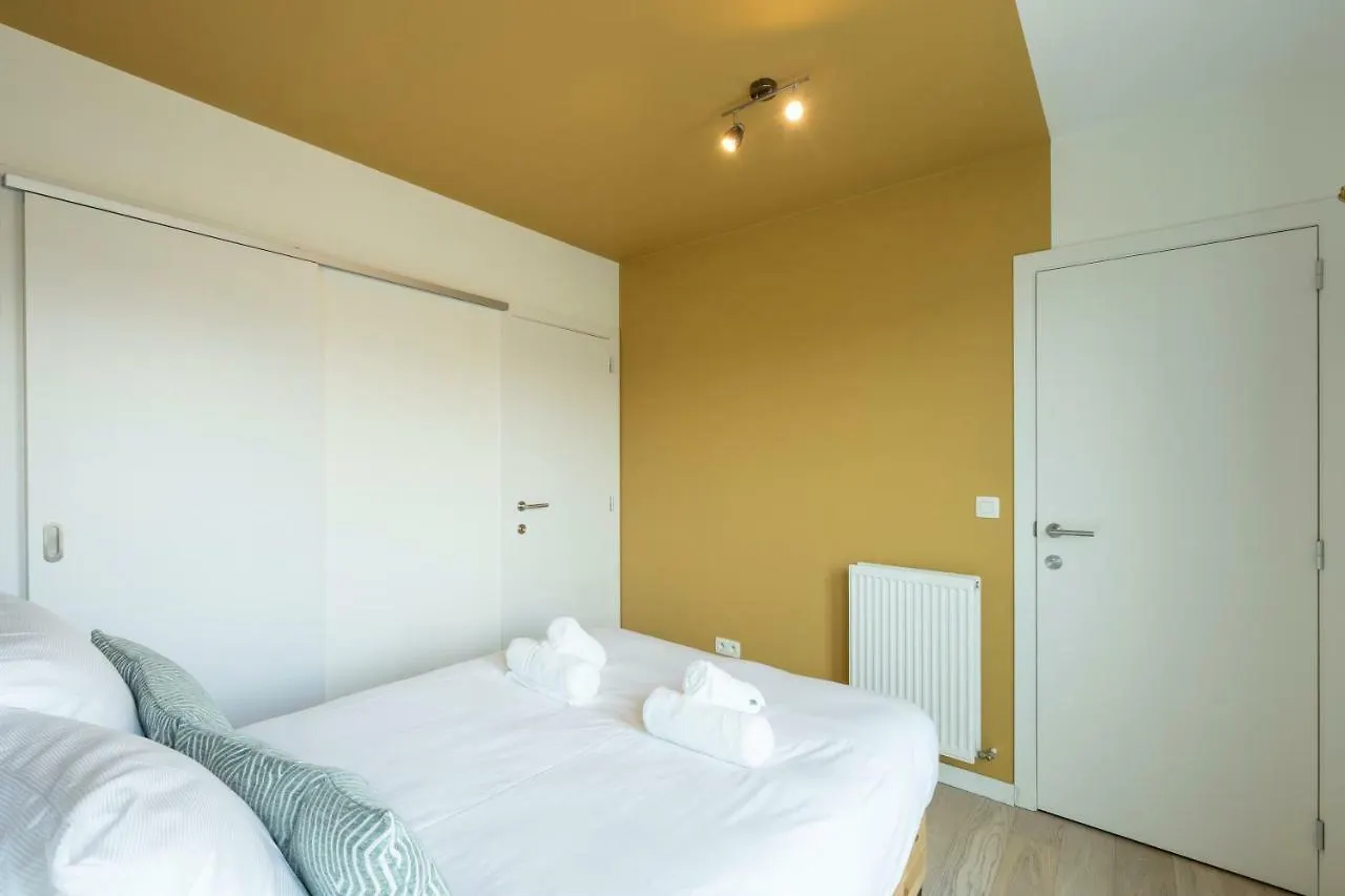 Shway - The India Yellow Studio Antwerpen 0*,